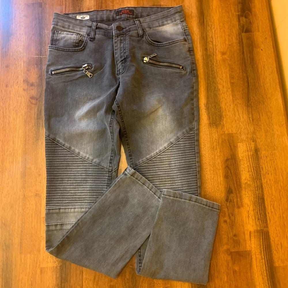 Leif Nelson jeans 33 inch waist black wash design on legs faded look